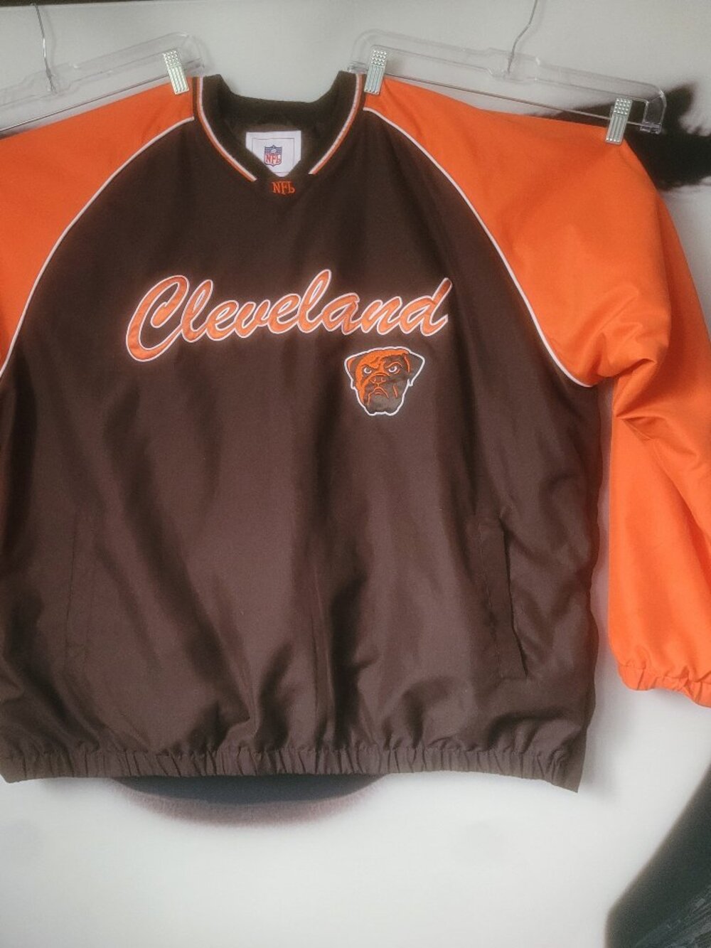 XXL NFL LICENSED CLEVELAND BROWNS WINDBREAKER